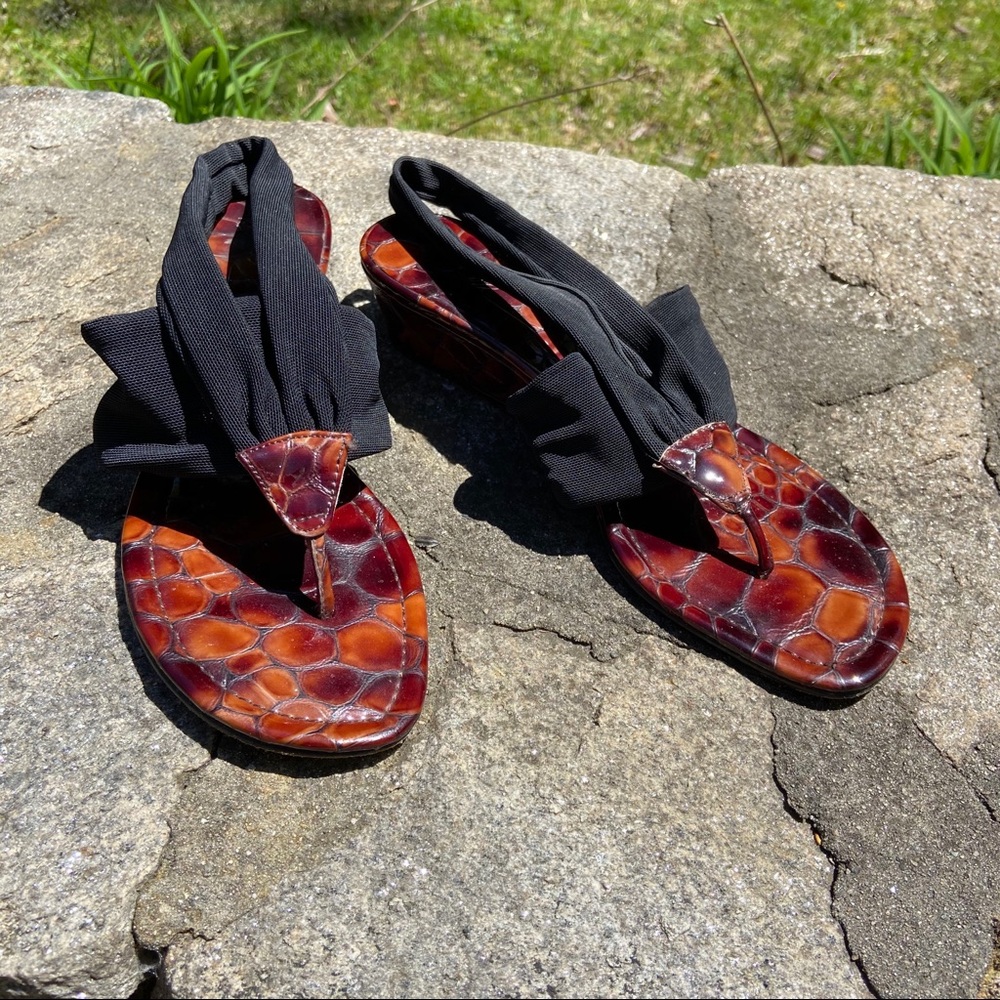 Donald J Pliner Sandals